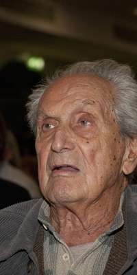 Ottavio Missoni, Italian fashion designer and Olympic hurdler (1948)., dies at age 92